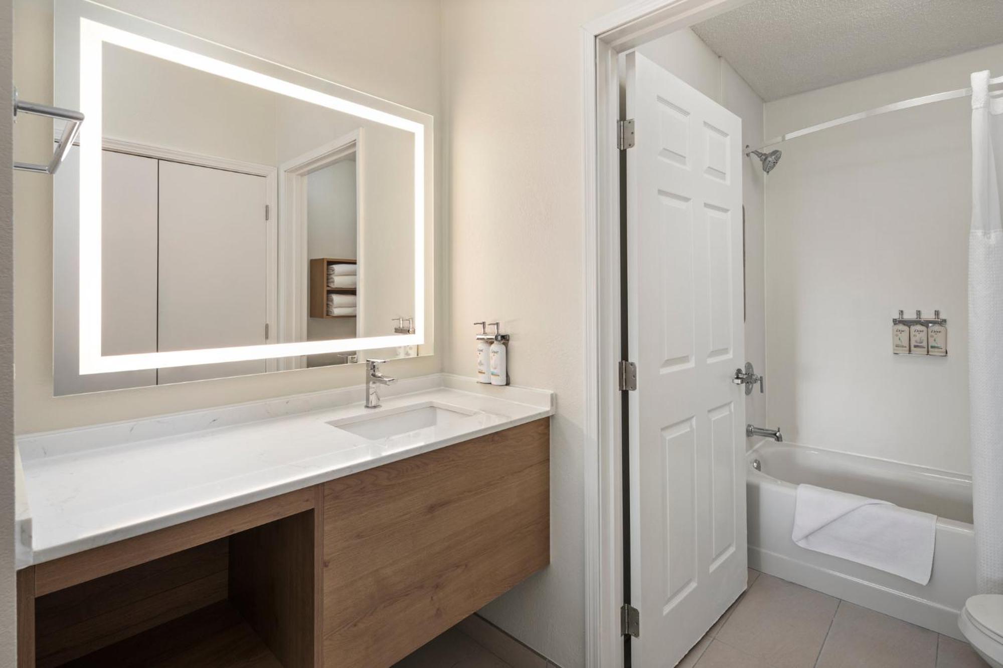 Staybridge Suites Minneapolis-Maple Grove By Ihg Екстериор снимка